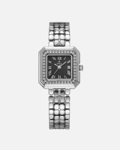 ساعة حصرية باللون الفضي