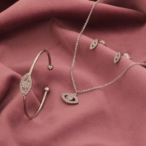 طقم أطفال باللون الفضي