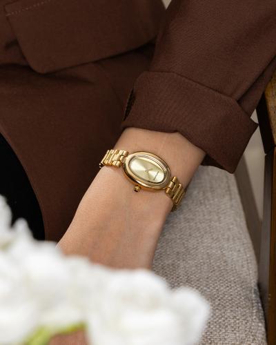 لمسة من الفخامة اللامتناهية باللون الذهبي ميناء ذه...