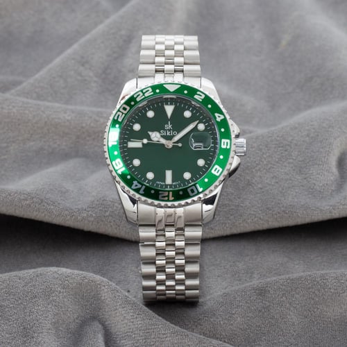 ساعة استيل باللون الفضي