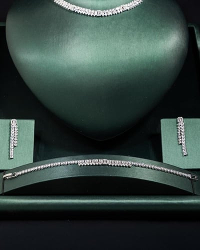 طقم لإطلالتك في المناسبات يجذب الأنظار اليك