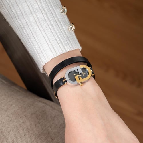 الساعة الجلد النسائية ذات التفاصيل المميزة لإطلالة...