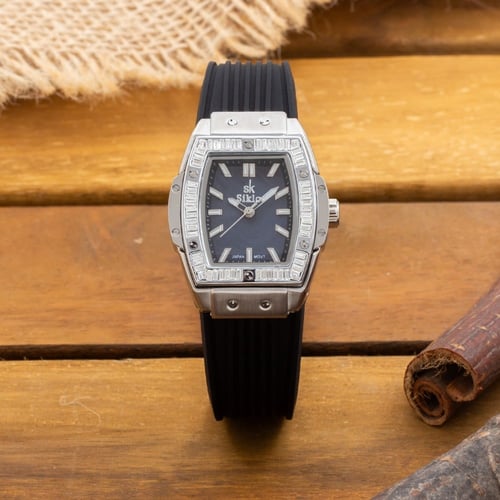 ساعة نسائية ربل فصوص بياجيت باللون الفضي