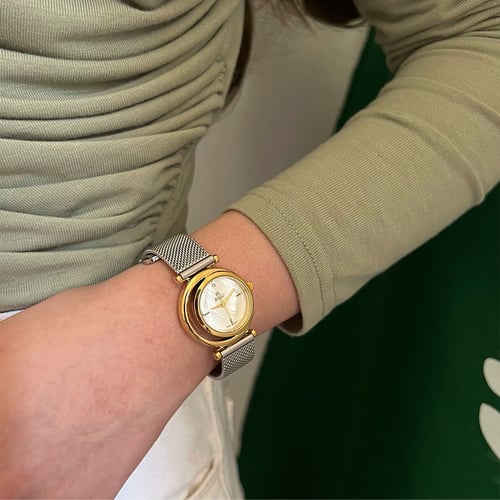 ساعة نسائية حصير باللونين الذهبي والفضي ميناء ابيض