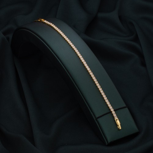 اسوارة نسائية باللون الذهبي