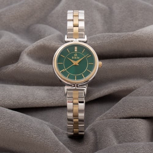 ساعة نسائية باللونين الفضي والذهبي