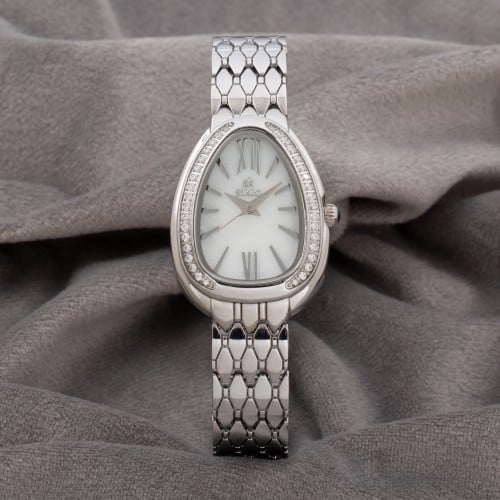 ساعة نسائية باللون الفضي