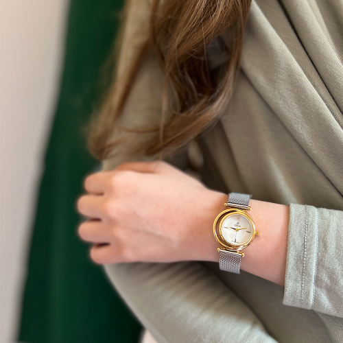 ساعة نسائية حصير باللونين الذهبي والفضي ميناء ابيض