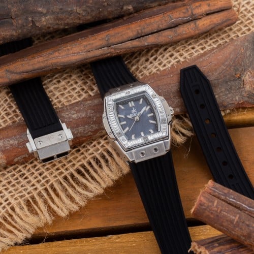 ساعة نسائية ربل فصوص بياجيت باللون الفضي