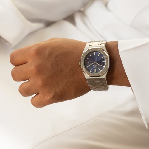 ساعة رجالية ستيل باللون الفضي ميناء كحلي...