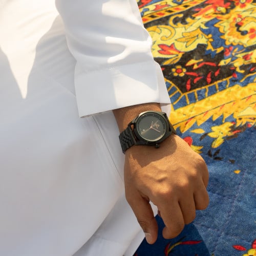 ساعة رجالية كلاسيكيه باللون الاسود...