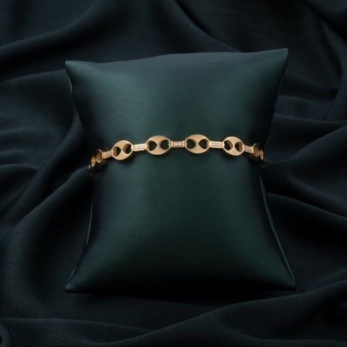 اسوارة نسائية باللون الذهبي