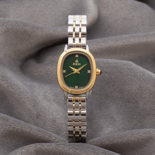 ساعة نسائية باللونين الفضي والذهبي