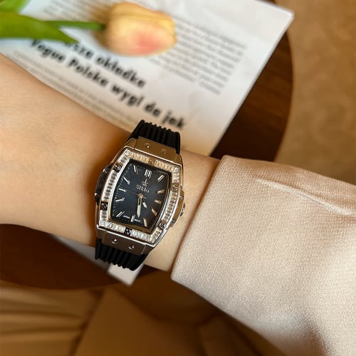 ساعة نسائية ربل فصوص بياجيت باللون الفضي