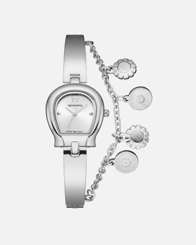 ساعة بتصميم مبتكر باللون الفضي