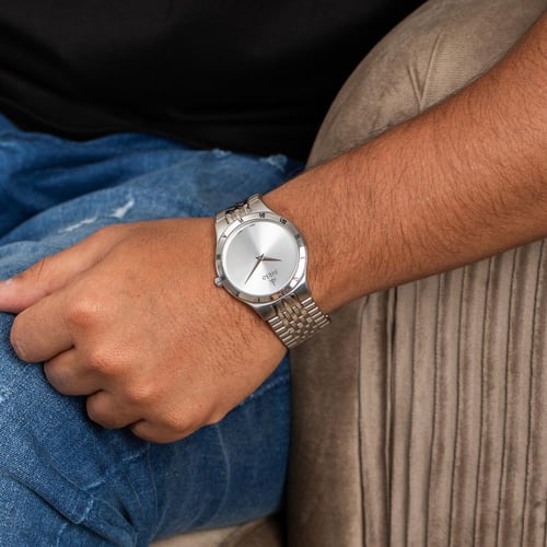 ساعة استيل باللون الفضي