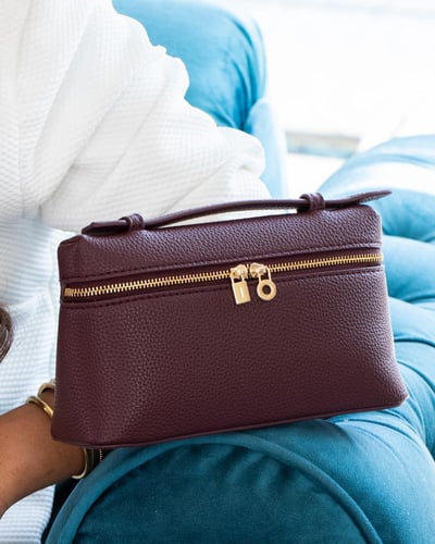 ناعمة صغيره باللون العودي حجم صغير