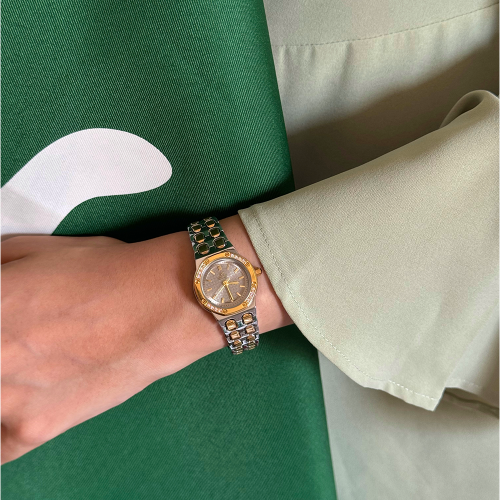 ساعة نسائية باللون المكس الرصاصي