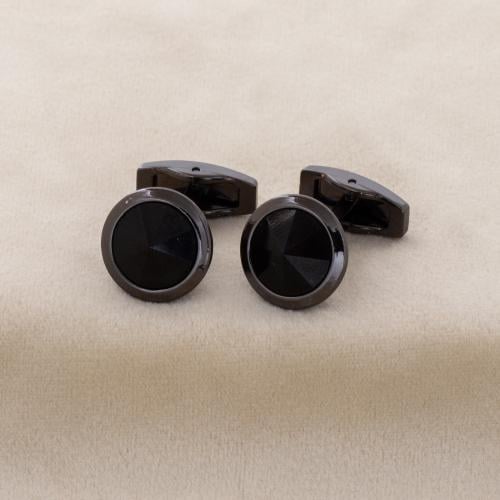 يتميز الكبك بتصميم دائري بسيط يتزين باشكال عشوائيه...