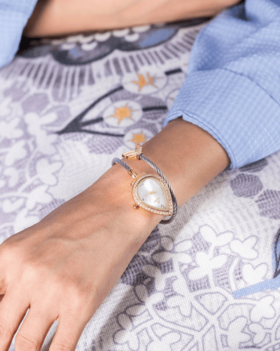 تألقي ساعة تنبض بالفخامة مكس