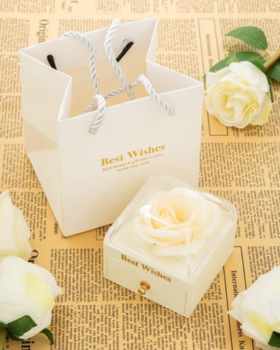 قلادة بتصميم راقٍ