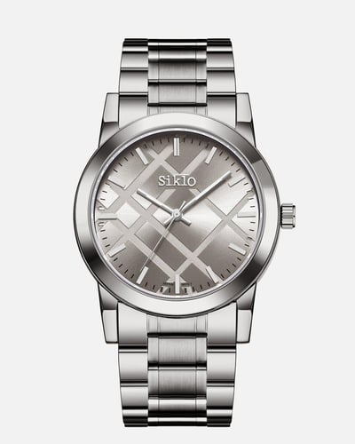 الطقم المكون من قلم وساعه لمسة من الأناقة العصرية...