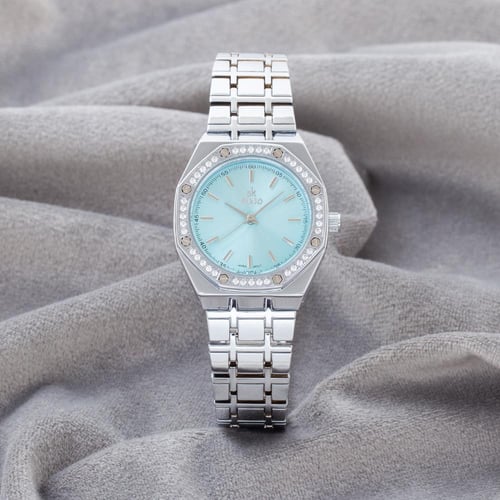 ساعة نسائية باللون الفضي