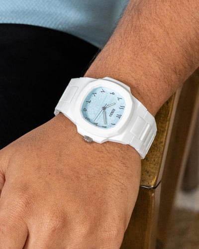 فايبر نقش عربي ابيض سماوي