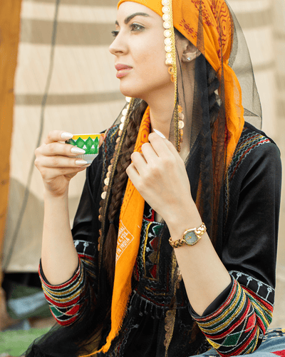 ساعه استيل باللون الذهبي رصاصي