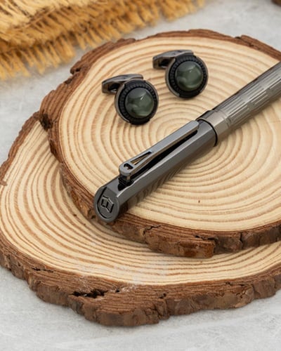 طقم بتصميم عصري وملفت