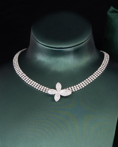 طقم إكسسوار نسائي فاخر مناسب للسهرات