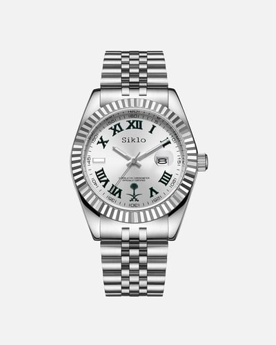 الساعة العملية التي تناسب كل الأوقات باللون الفضي