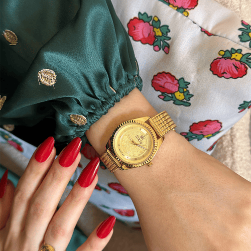 ساعة نسائية بسير حصير ملفت باللون الذهبي ميناء ذهب...