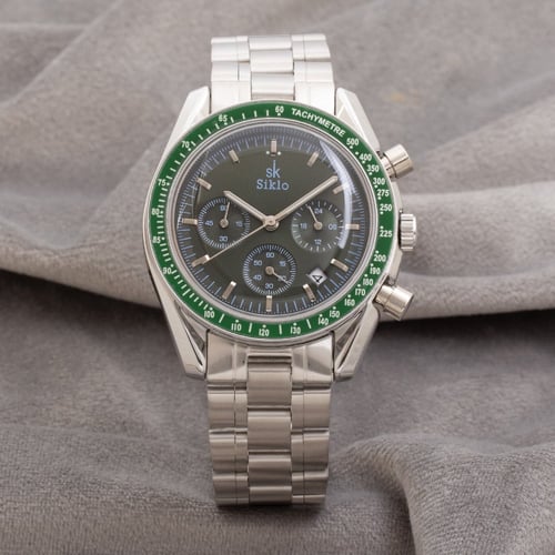 ساعة رجالية باللون الفضي