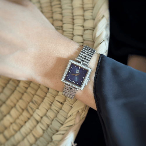 ساعة نسائية استيل باللون الفضي ميناء كحلي