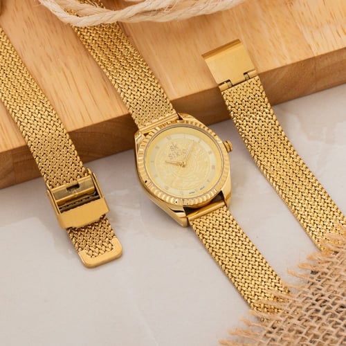 ساعة نسائية بسير حصير ملفت باللون الذهبي ميناء ذهب...