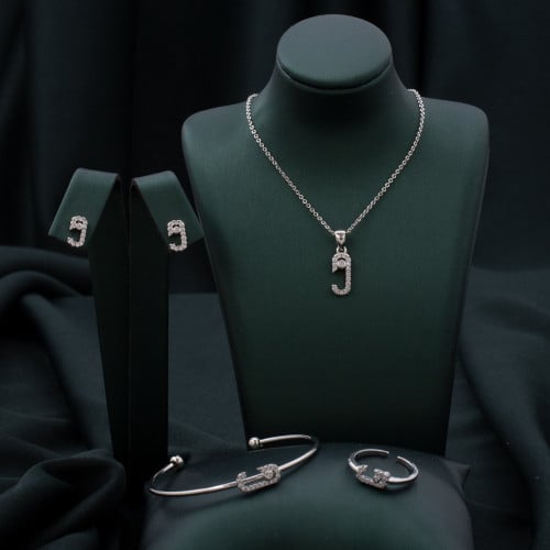 طقم أطفال باللون الفضي