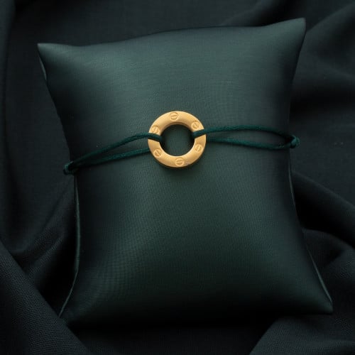 اسوارة نسائية باللون الأخضر