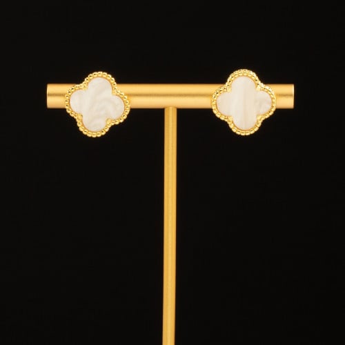 حلق نسائي تصميم براق وصدف ابيض