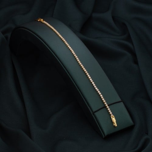 اسوارة نسائية باللون الذهبي