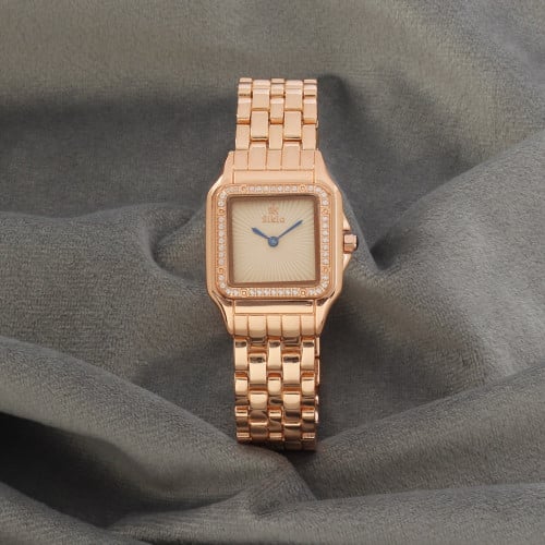 ساعة نسائية باللون النحاسي