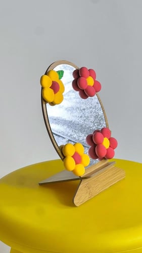 مرآتي الجميلة