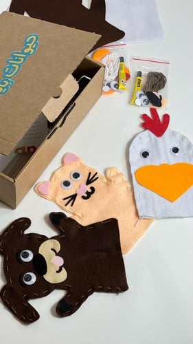 حيوانات بأيدينا