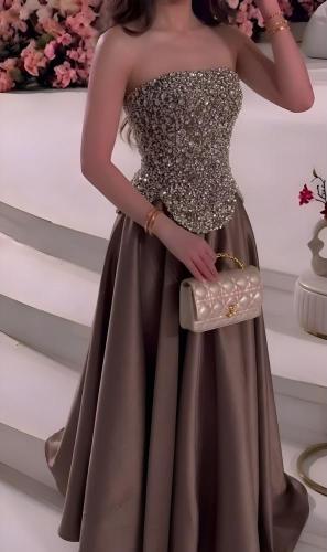 فستان سهرة أنيق بتصميم فاخر