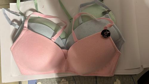 مجموعة برا يومية بدون كلوت مقاس 38B