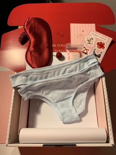 قطعتين قطنية مخرمة مقاس M