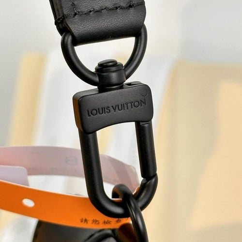 لوي فيتون باوتش