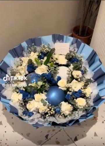 Blue bouquet arrangement