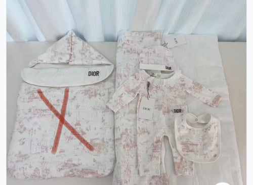 Baby set without insert