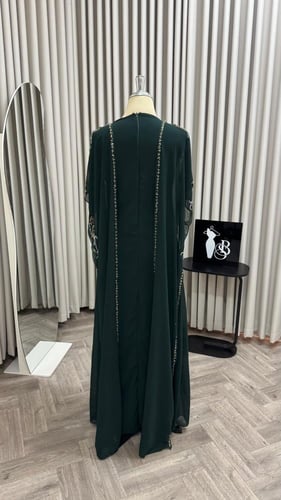 جلابية اللون بترولي شيفون جورجيت. تطريز يدوي راقي...